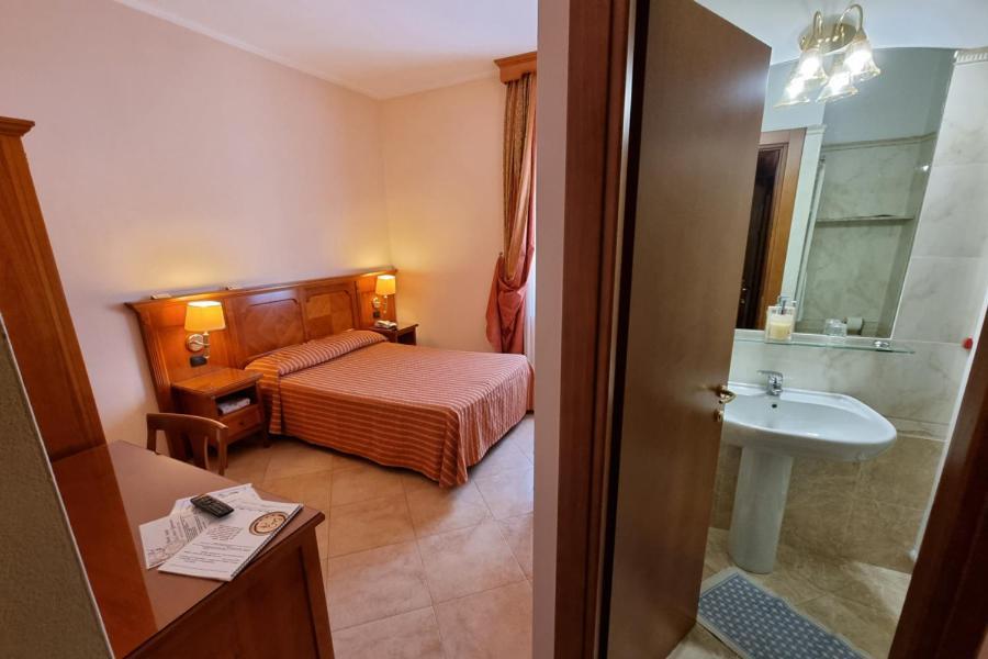 Hotel Acqui & Centro Benessere Acqui Terme Bagian luar foto