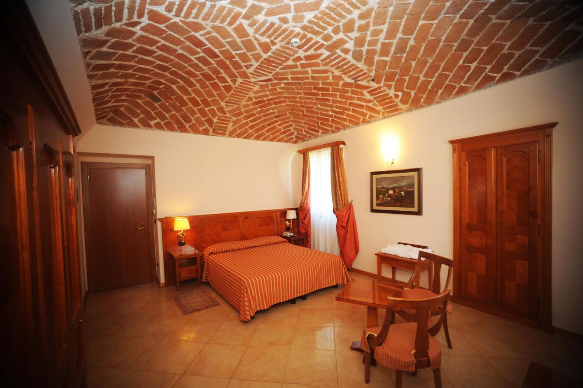 Hotel Acqui & Centro Benessere Acqui Terme Bagian luar foto