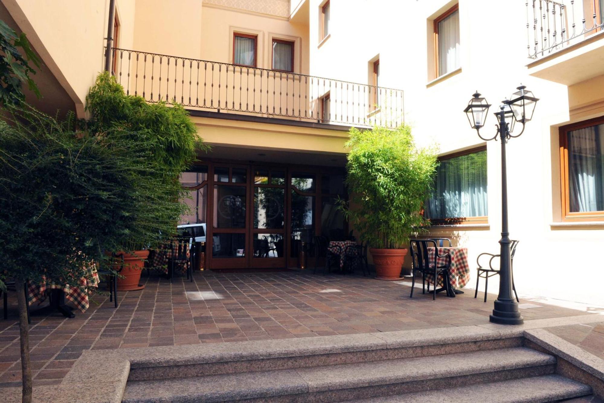Hotel Acqui & Centro Benessere Acqui Terme Bagian luar foto
