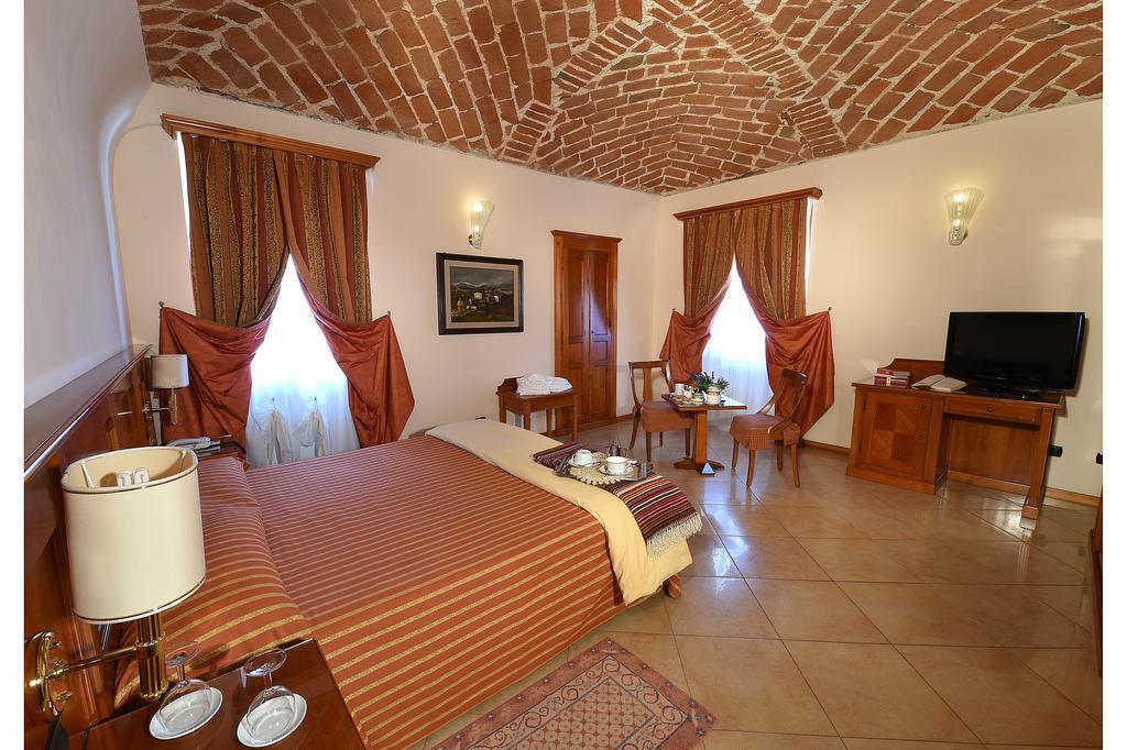 Hotel Acqui & Centro Benessere Acqui Terme Bagian luar foto