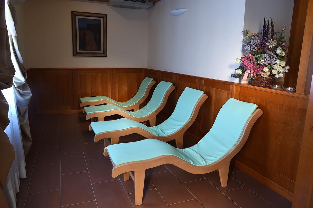 Hotel Acqui & Centro Benessere Acqui Terme Bagian luar foto