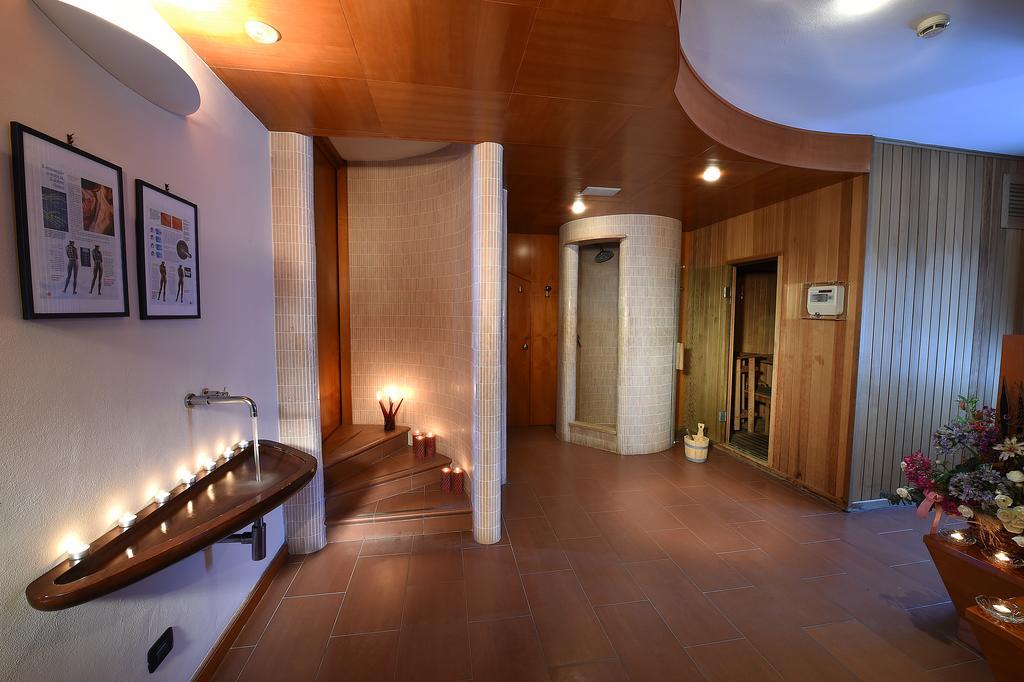 Hotel Acqui & Centro Benessere Acqui Terme Bagian luar foto