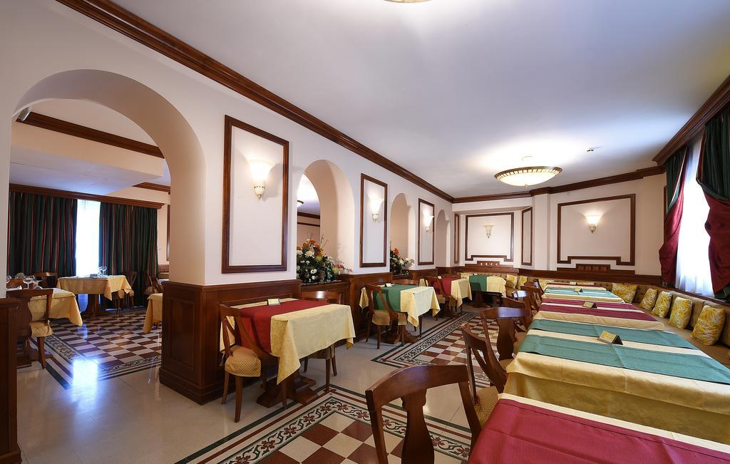 Hotel Acqui & Centro Benessere Acqui Terme Bagian luar foto