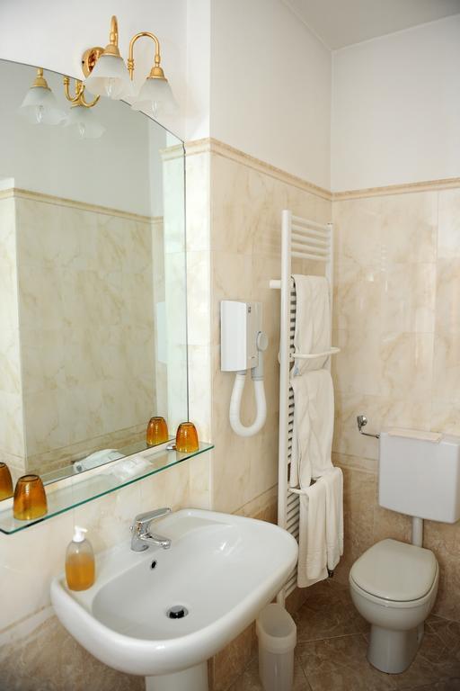 Hotel Acqui & Centro Benessere Acqui Terme Bagian luar foto